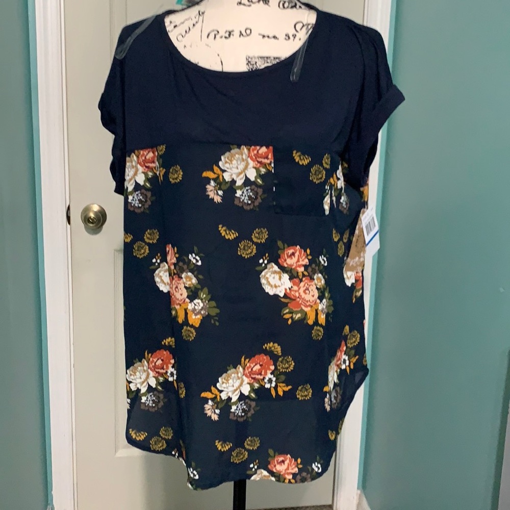 Mason and Belle flower shirt size XL